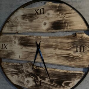 Uhr aus Echtholz