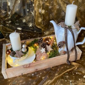 adventskranz kasten mit kanne in weiß